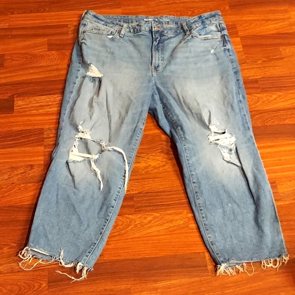Old Navy Light Blue Distressed Ankle Jeans